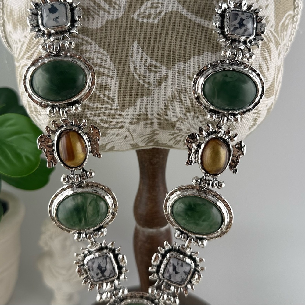 Vintage-Style Statement Necklace — Green & Amber Gem Accents - Picture 5 of 9